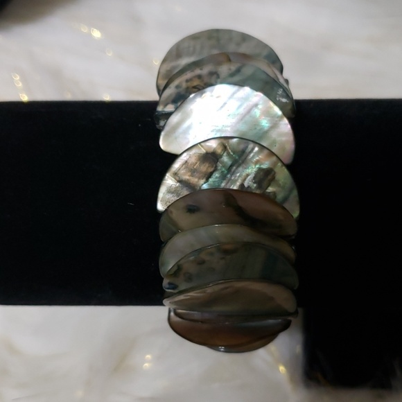 Multi colored shell bracelet - Picture 2 of 4